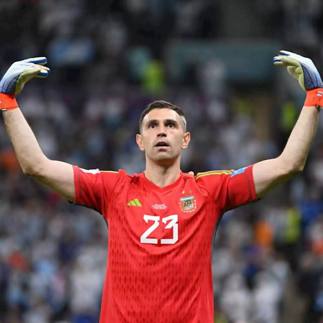 Le parcours chaotique d'Emiliano Martinez, gardien de l'Argentine, qui dispute sa première Coupe du monde