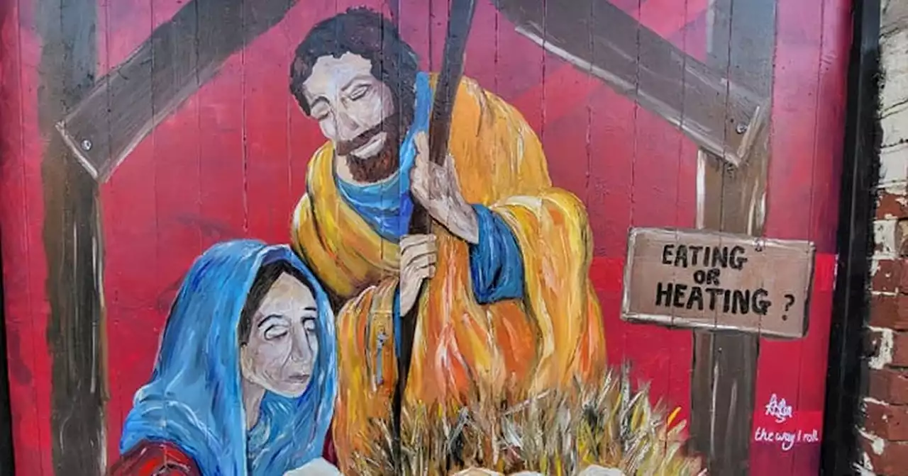 Residents praise 'perfect' Christmas mural which popped up on mum's front gate