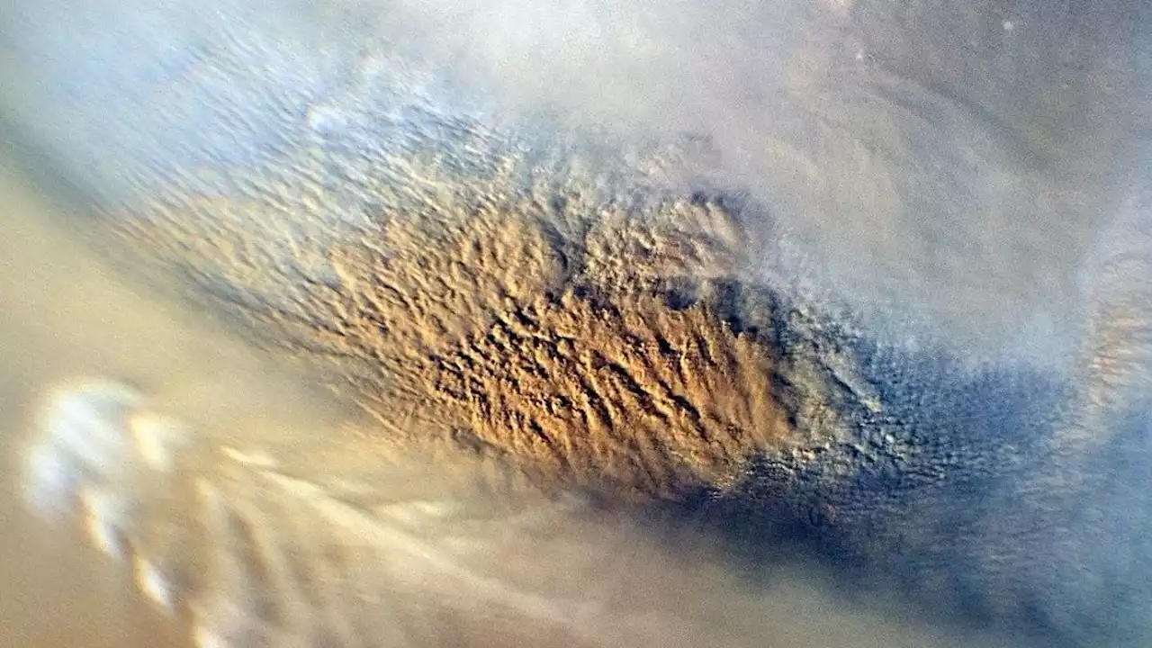 Listen to a Martian dust storm engulf the Perseverance rover in eerie, world-first audio recording