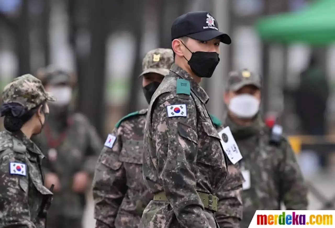 Foto : Momen Kedatangan Jin BTS di Kamp Pelatihan Militer Korsel | merdeka.com