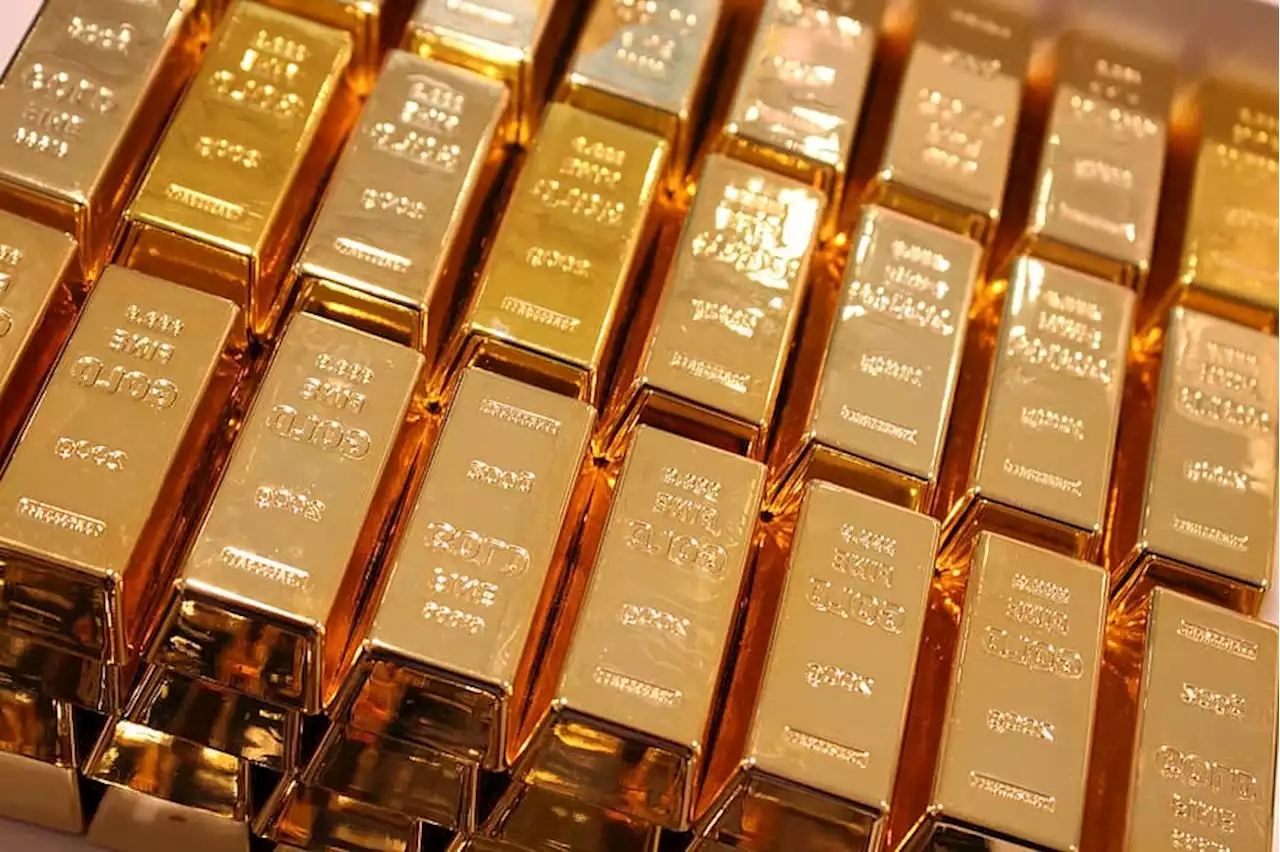 Gold is better portfolio diversifier than bitcoin – Goldman Sachs