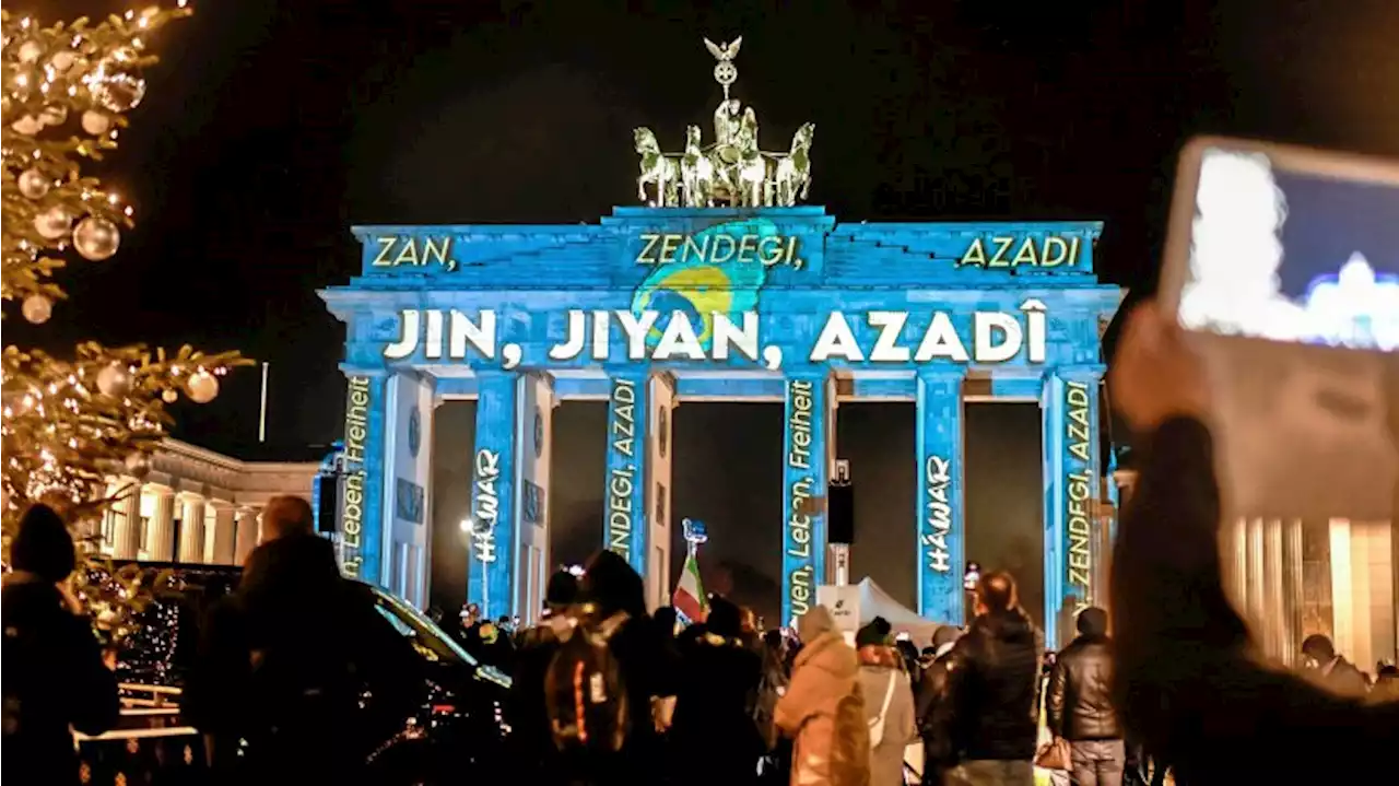 Brandenburger Tor leuchtet für Menschenrechte im Iran