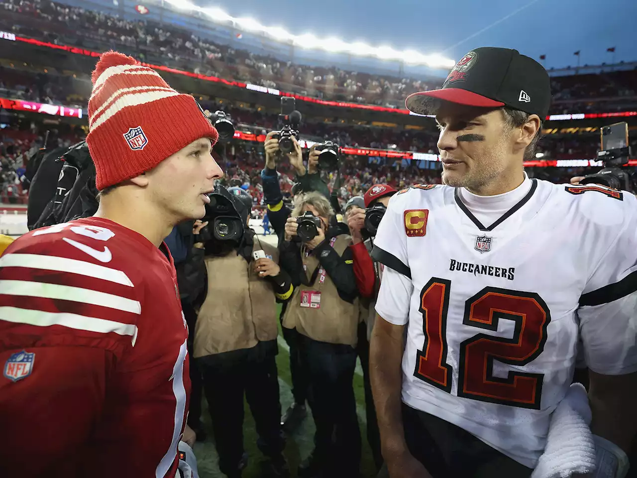 49ers players ask for photos, autograph with Tom Brady after win over Bucs