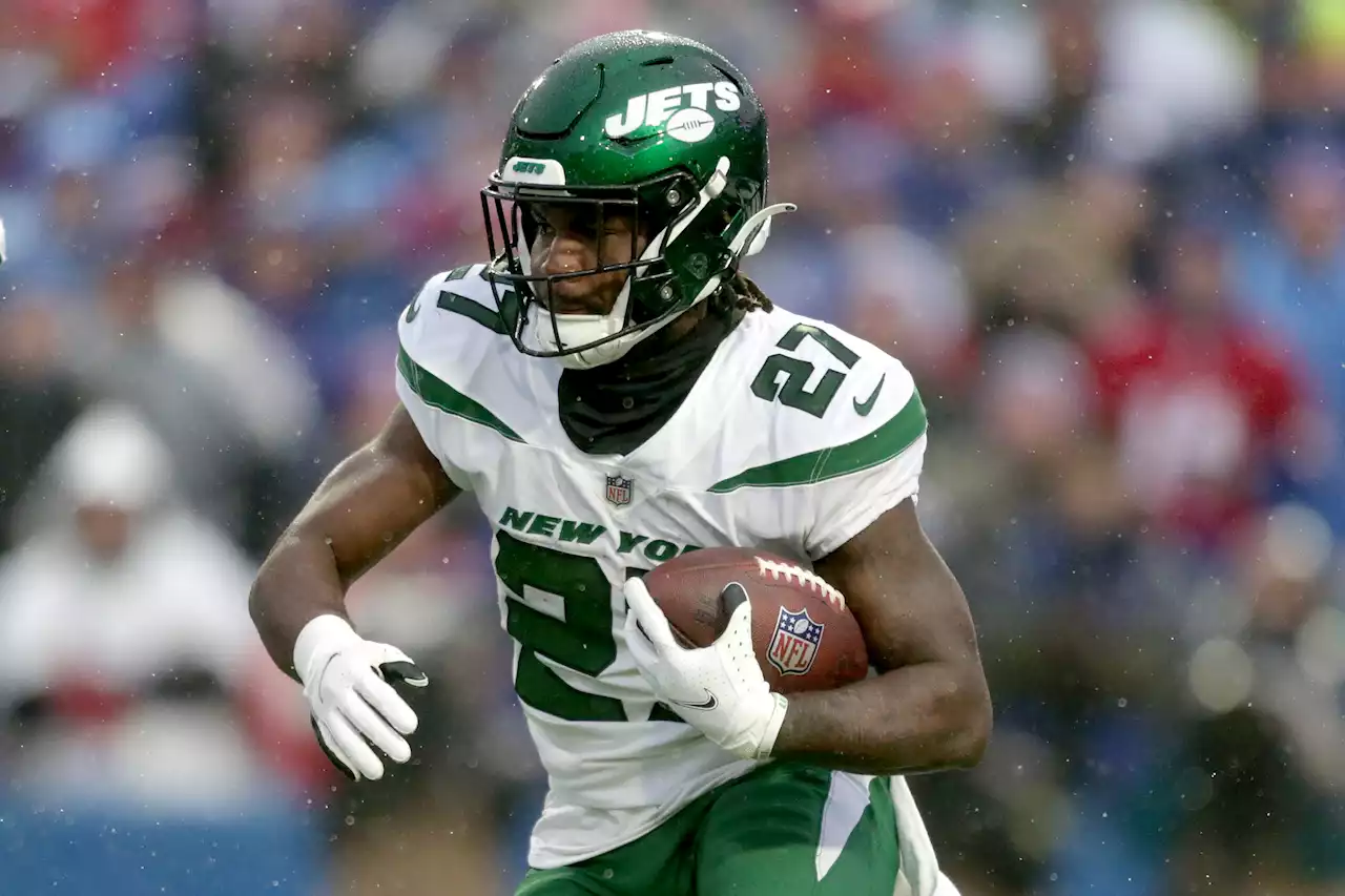 Fantasy football Week 15 waiver wire advice: These running backs rising