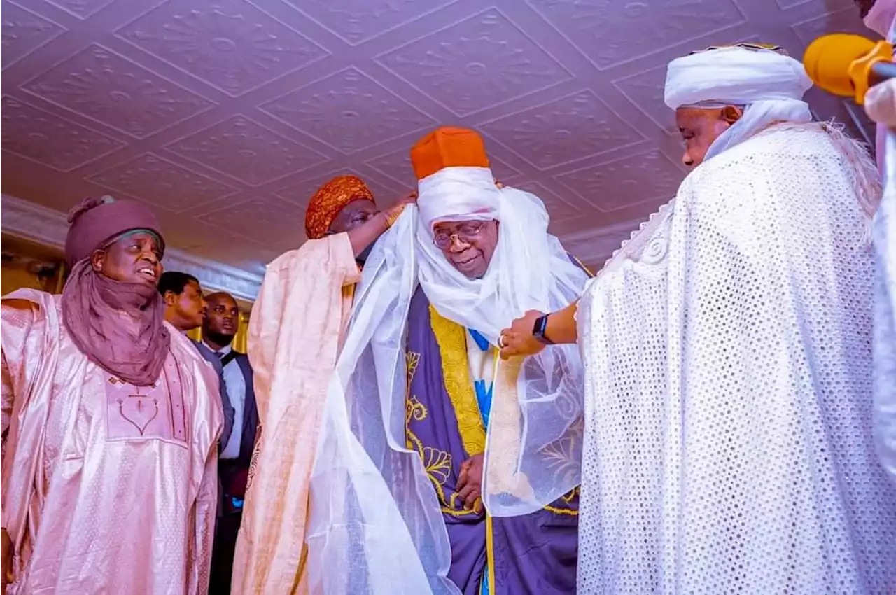 2023: Tinubu in Kaduna, turbaned as 'Dakarin' Birnin Gwari