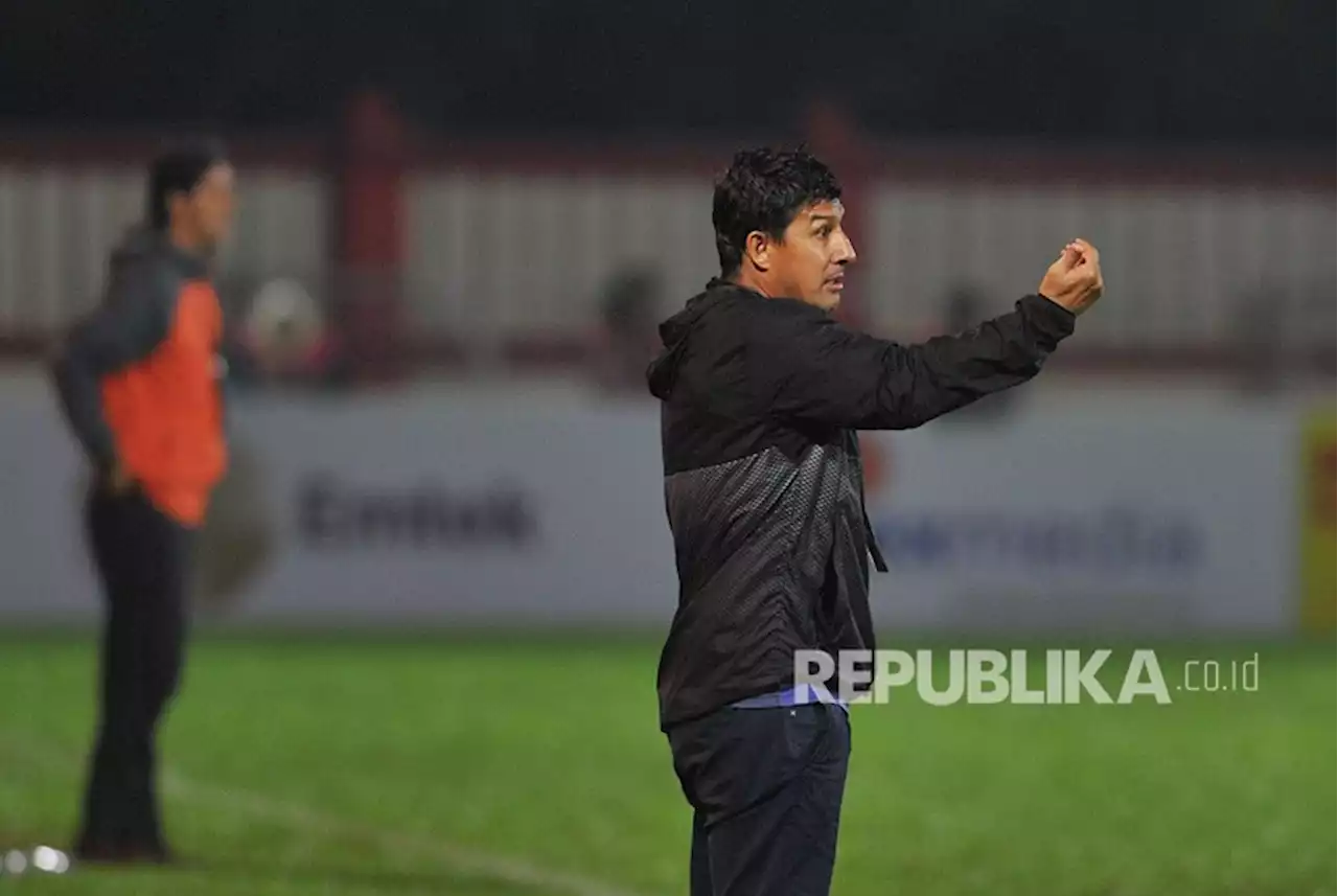 Alfredo Vera Tegaskan Persita Tangerang tidak Ubah Gaya Permainan |Republika Online