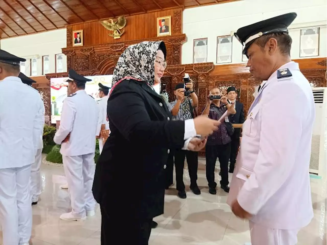 Lantik Kades, Bupati Sragen Jabarkan 4 Hal yang Harus Dimiliki Pemimpin