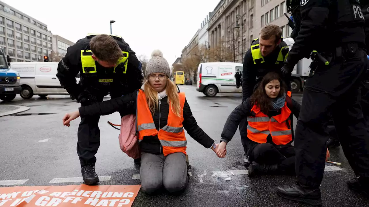 Blockaden der „Letzte Generation“: In Berlin laufen 2000 Verfahren gegen Klimaaktivisten