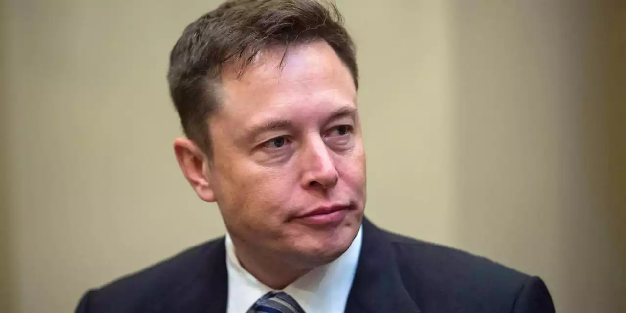 Elon Musk booed on-stage at SF Dave Chappelle gig