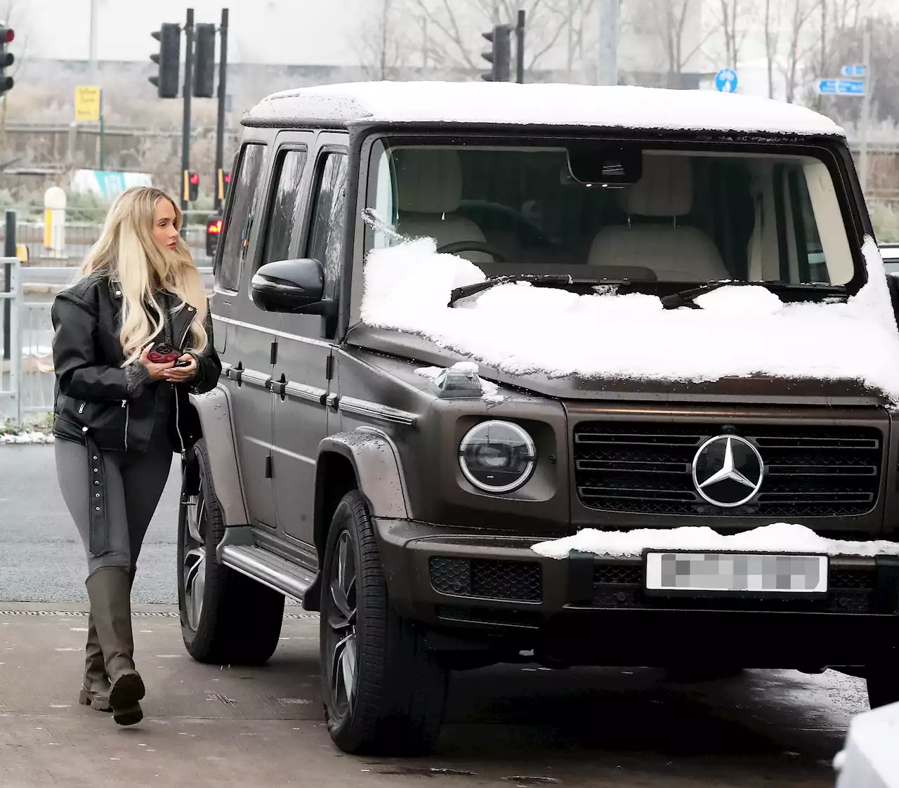 Pregnant Molly-Mae braves the snow in £150k G Wagon in Manchester