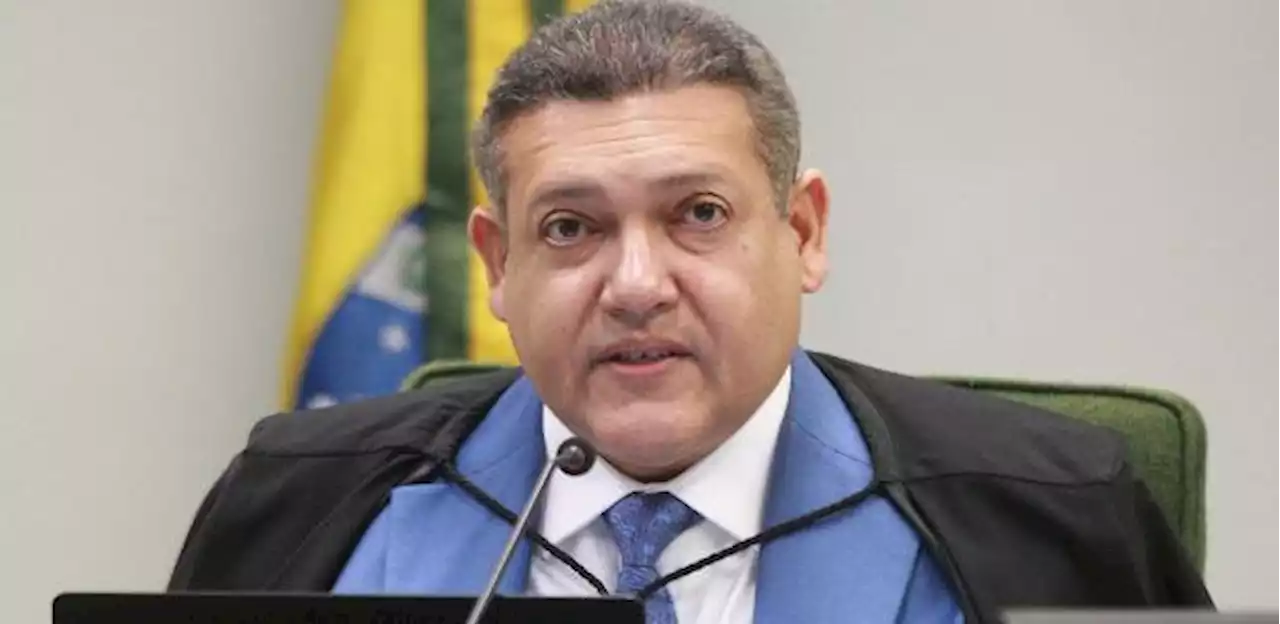 Nunes Marques vai contra Moraes e Fachin e suspende análise sobre indígenas