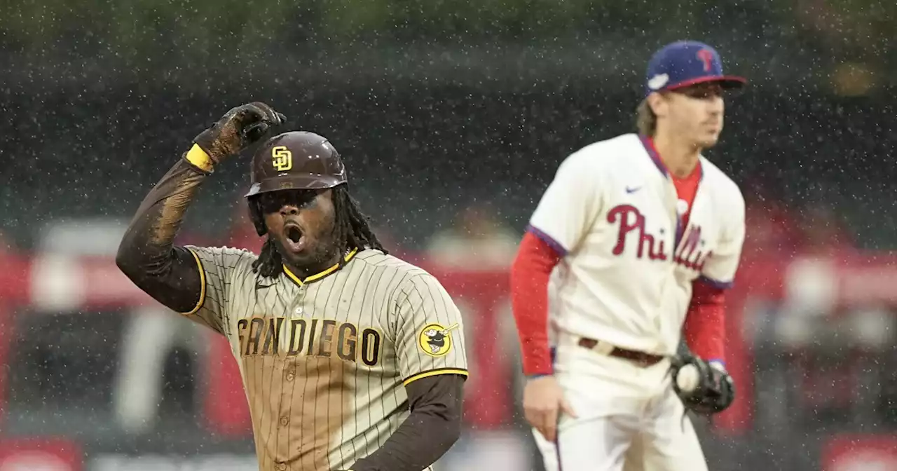 Guardians officially sign 1B Josh Bell to 2-year contract