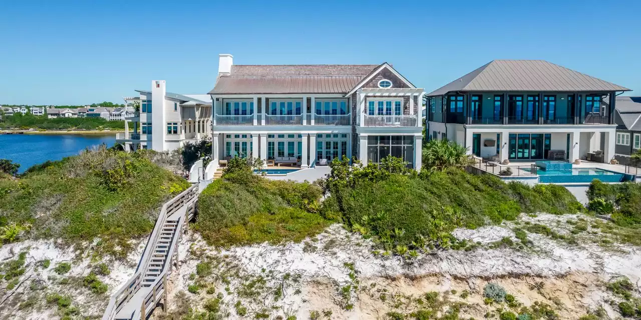 WSJ News Exclusive | Inside a Florida Beach House Where Dogs Can be Dogs