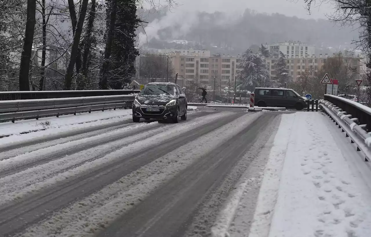 Neige et verglas EN DIRECT : Les Franciliens appelés à limiter leurs déplacements ce mercredi...