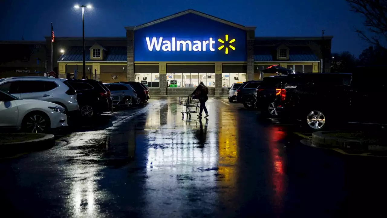 Walmart CEO did not warn theft could shutter company