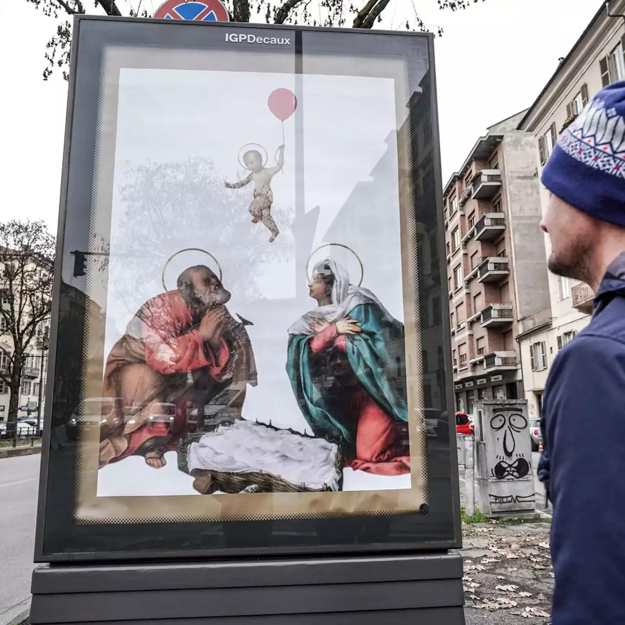 Natale: Gesù bambino scappa nell'opera del Banksy torinese - Piemonte