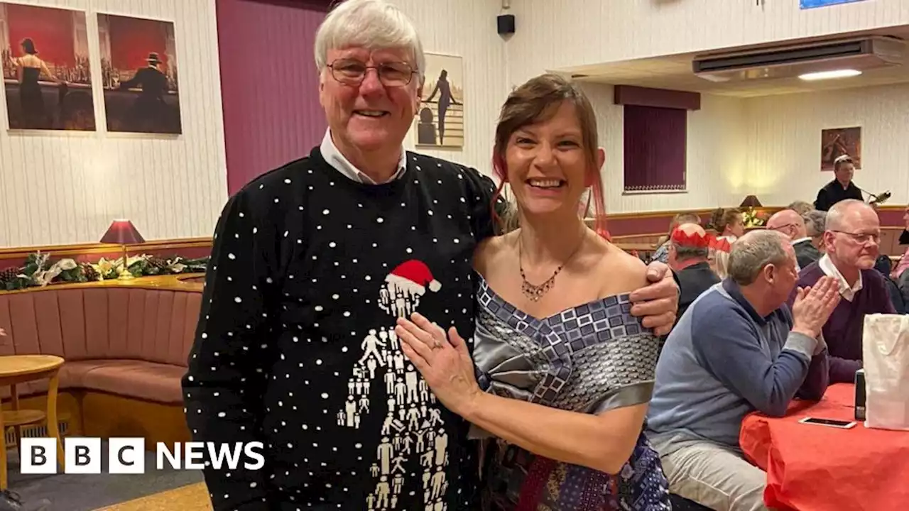 Kettering nurse makes dress from cancer support group ties