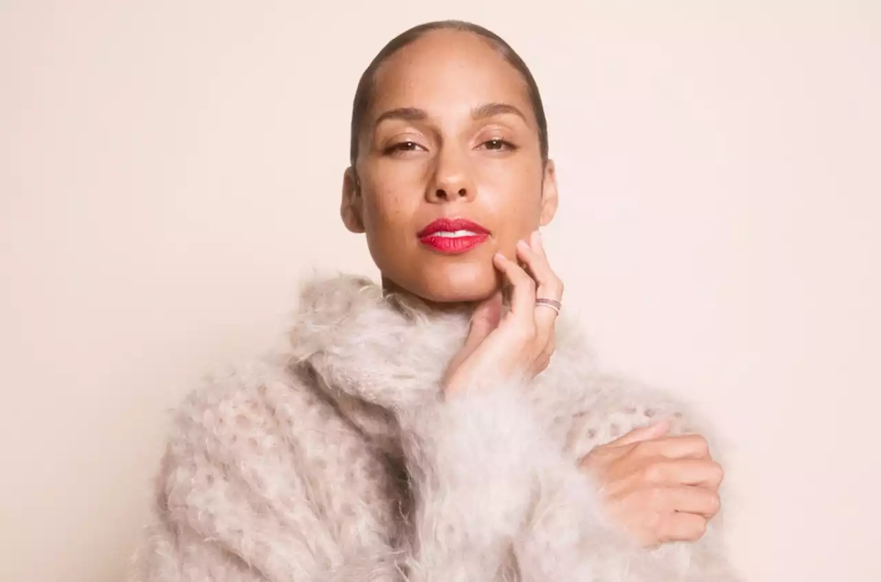 Alicia Keys Is Ready to ‘Create Memories’ With Her Soulful First Holiday Album ‘Santa Baby’