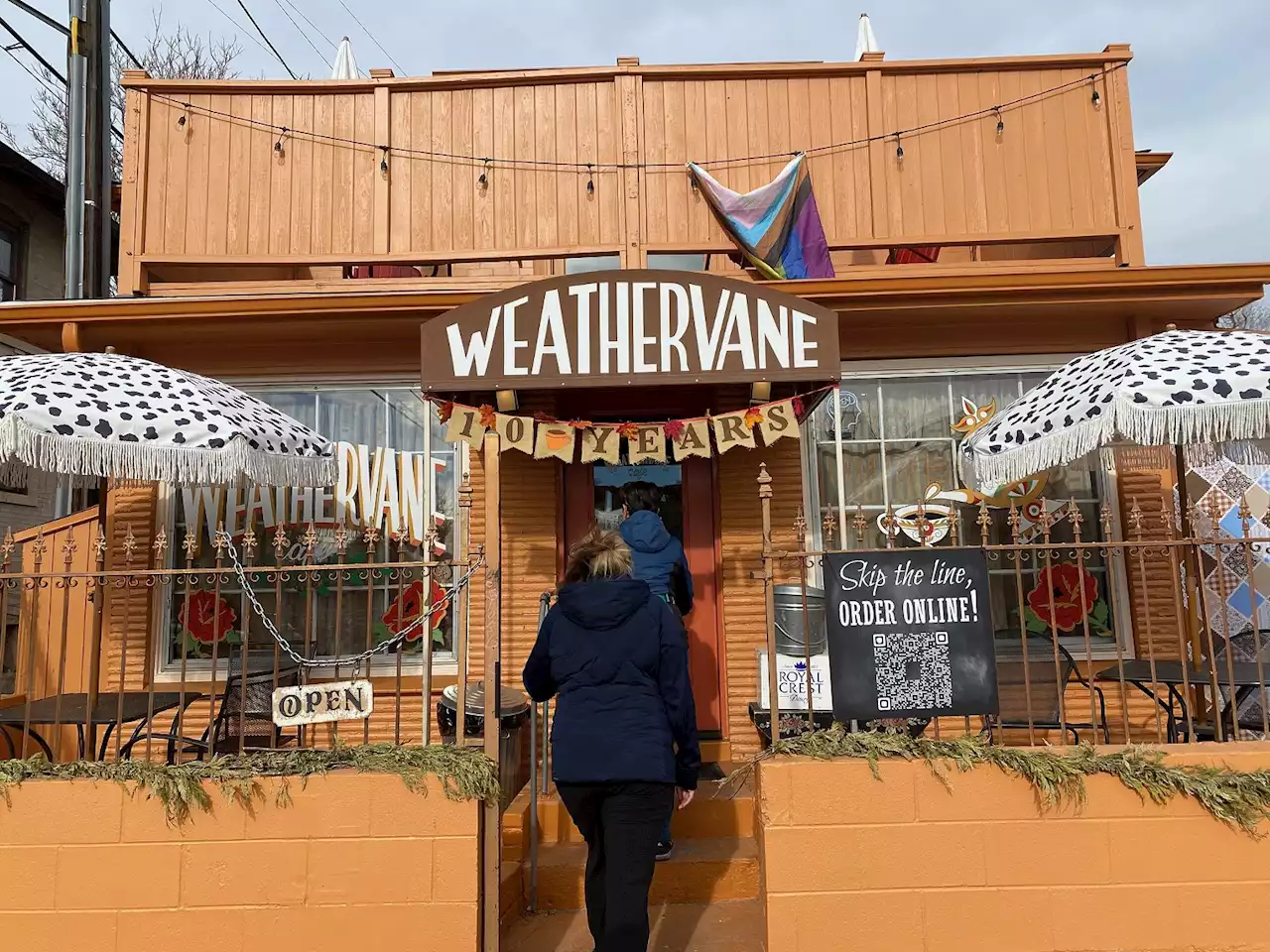 The Weathervane Cafe Celebrates a Decade in Uptown