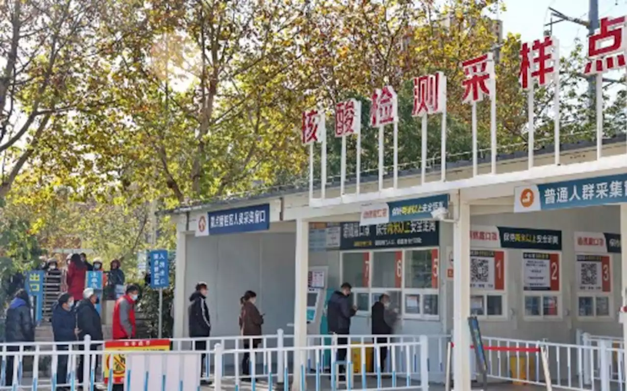 Life with COVID, once taboo, goes viral in China