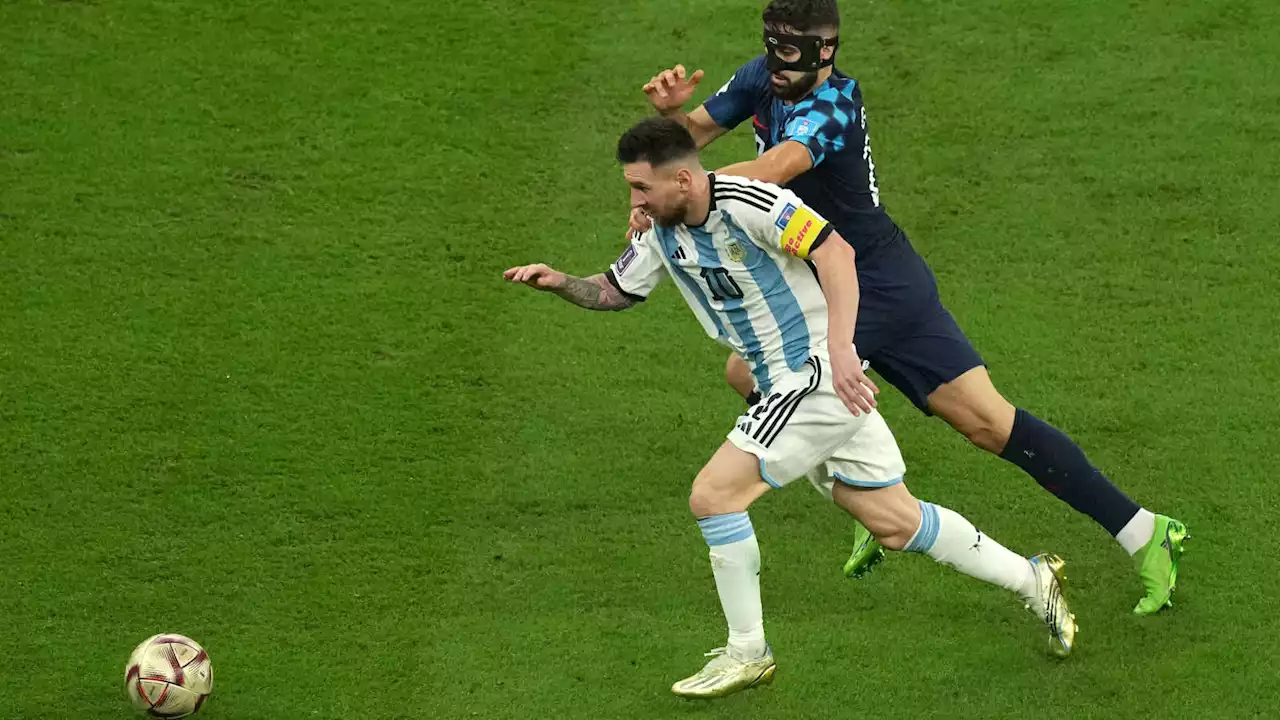 Argentina ease past Croatia with Messi the creator and Alvarez the finisher