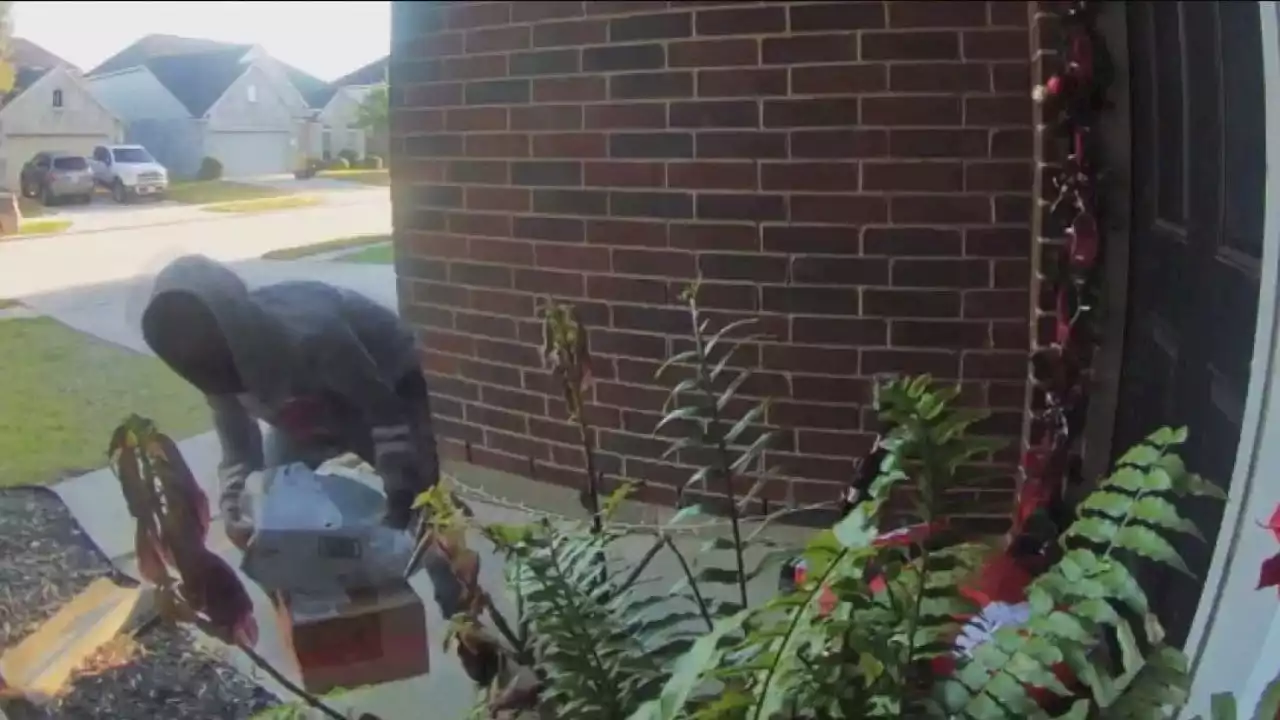 'I was shocked,' Porch pirates strike in reverse, returning packages they stole from a family