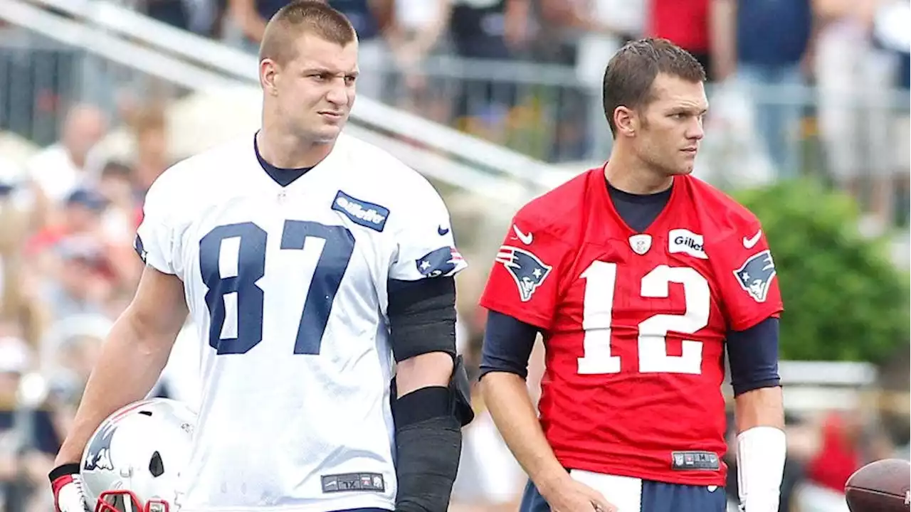 Tom Brady would be welcomed back to Patriots with 'all open arms,' says Rob Gronkowski