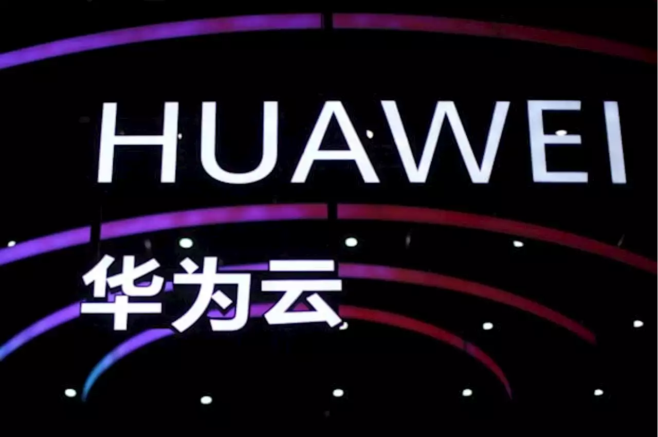 U.S. lawmakers introduce bill to restrict Huawei’s access to banks