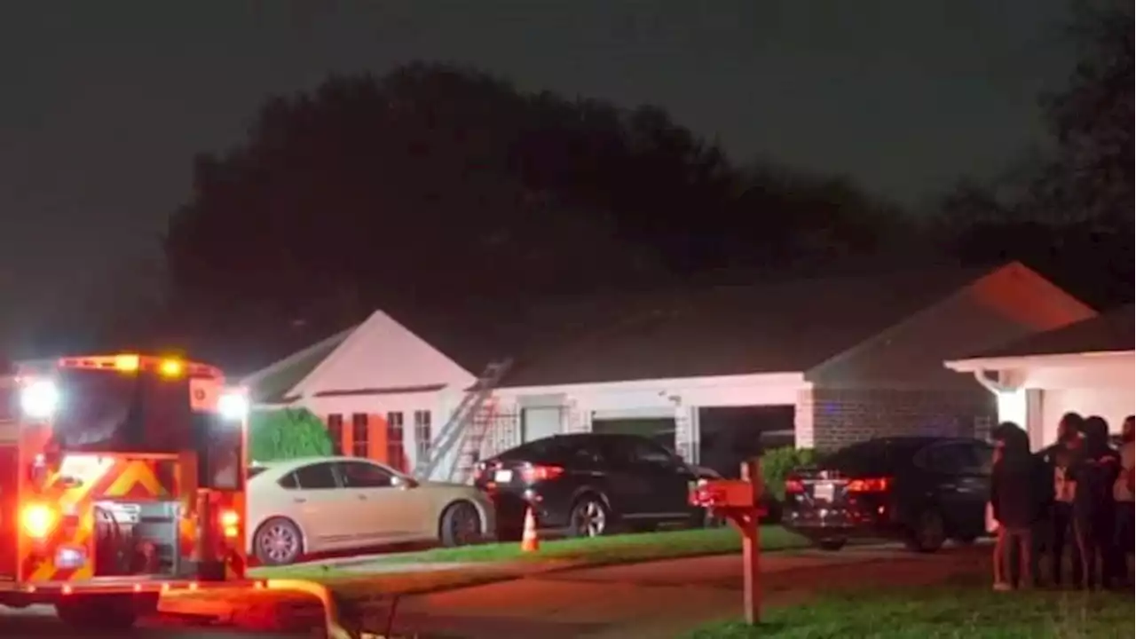 4 people injured in house fire in southwest Houston, HFD says