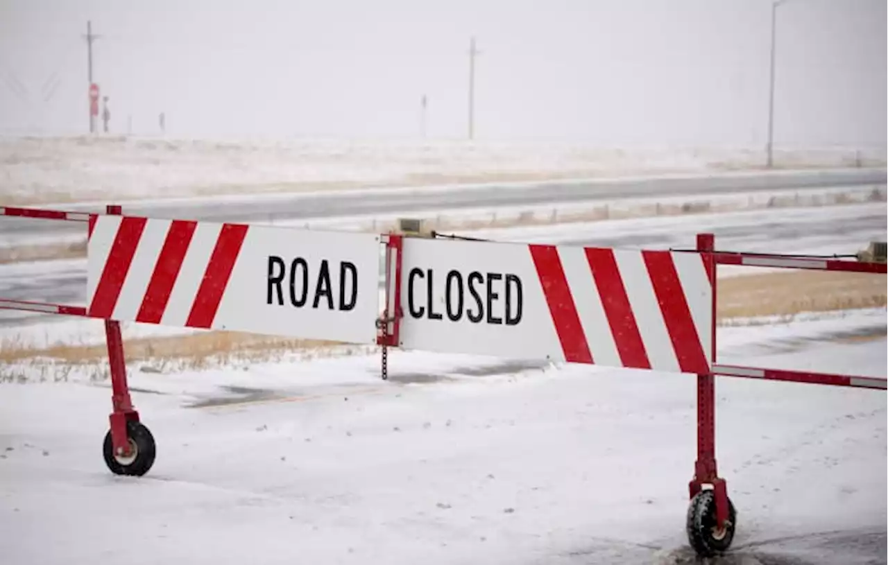 Winter US storm brings warnings of more tornadoes, blizzards