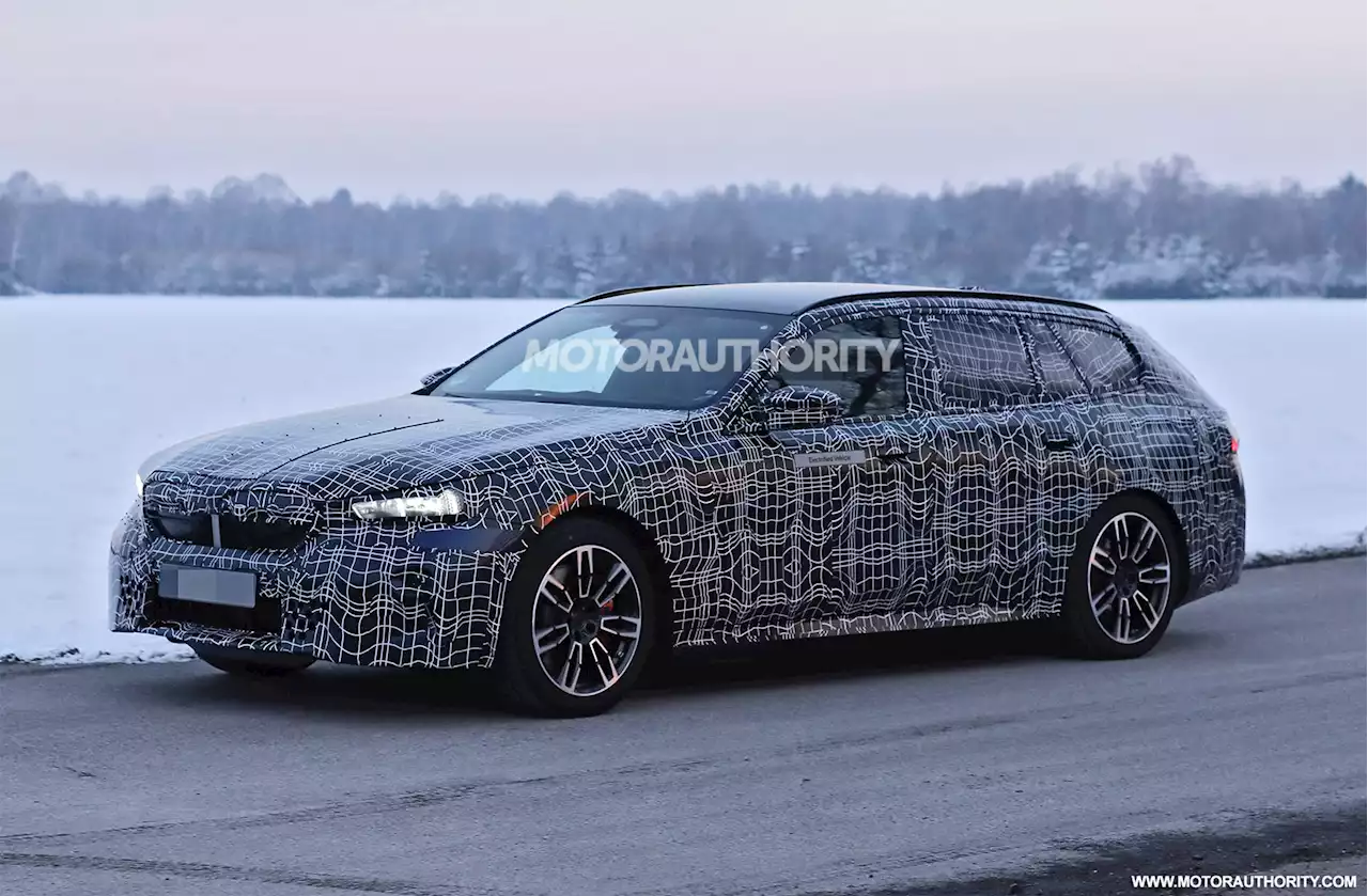 2024 BMW i5 Touring spy shots