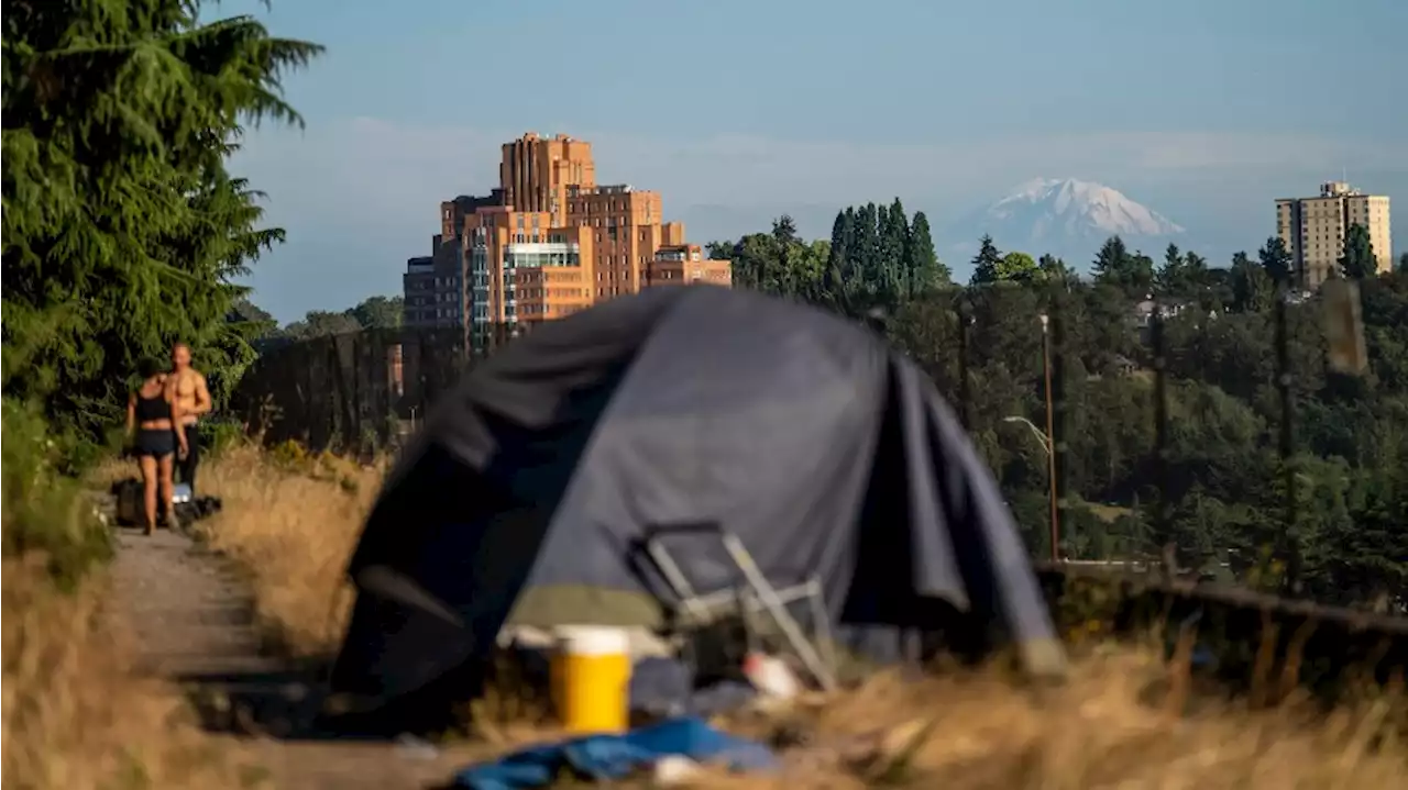 Dave Ross chats with a robot about homelessness