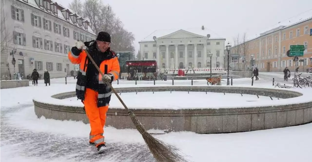 Dicke Flocken und Unfälle: Regensburg im Schneegestöber