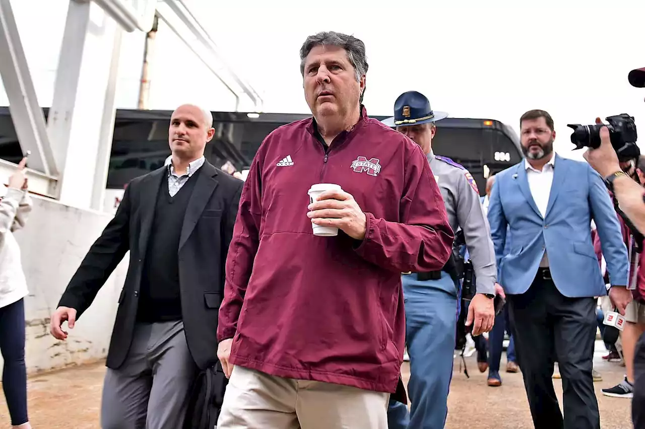 Mike Leach’s Best Interview Moments Highlight Rare College Football Personality