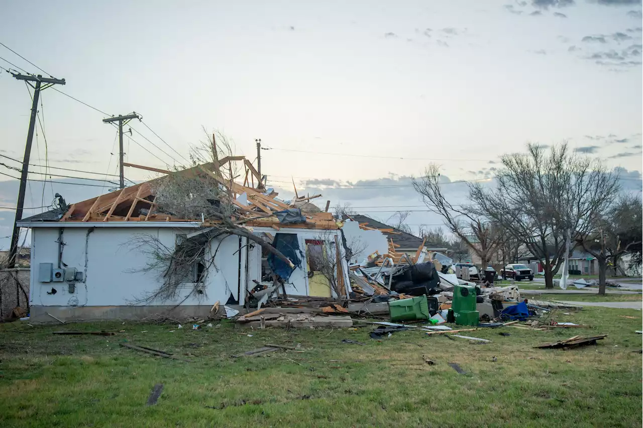 Tornado crushes Louisiana town, rescue begins as storm moves east