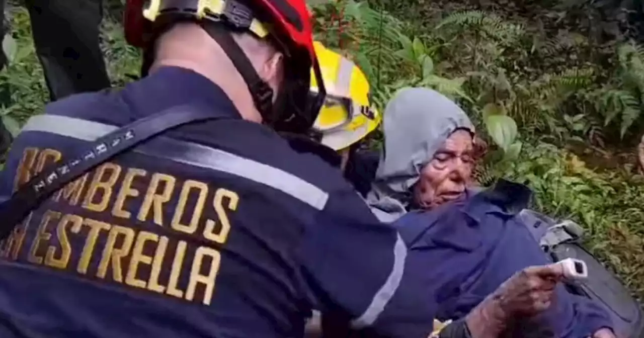 Hallan con vida a abuelito de 82 años que estuvo perdido tres días en zona boscosa de La Estrella