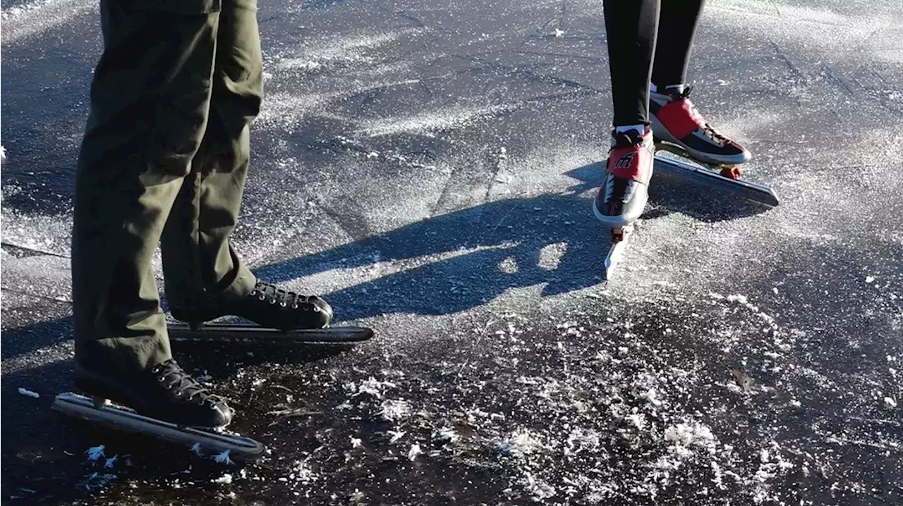 Schaatskoorts: Geheime vennen en scherpe ijzers