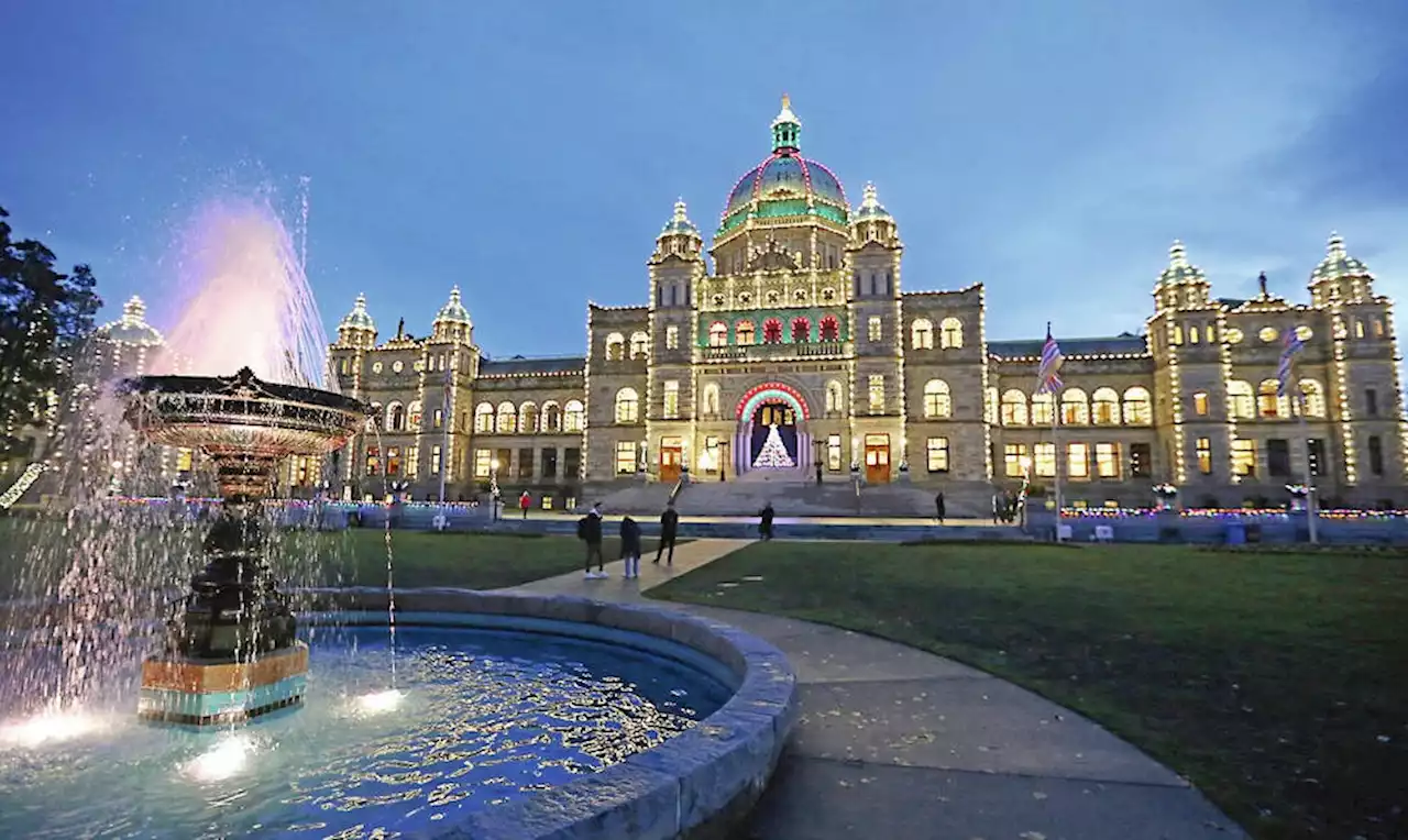 B.C. MLAs vote unanimously for a wage freeze in 2023