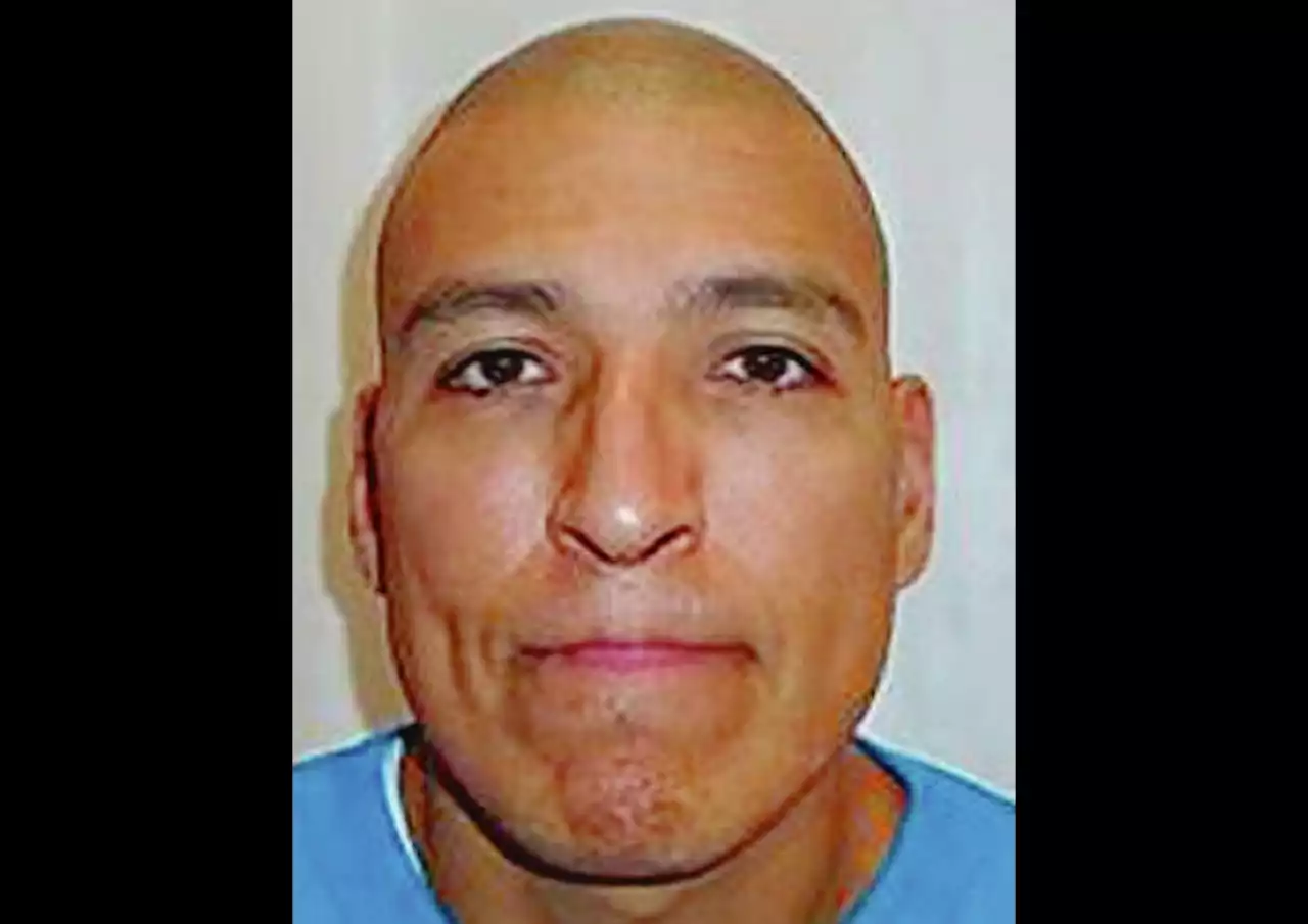 Jury deliberates fate of prison escapee accused of murder