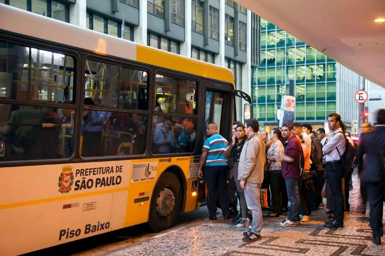 Nunes diz ser 'difícil' adotar tarifa zero nos ônibus de São Paulo em 2023