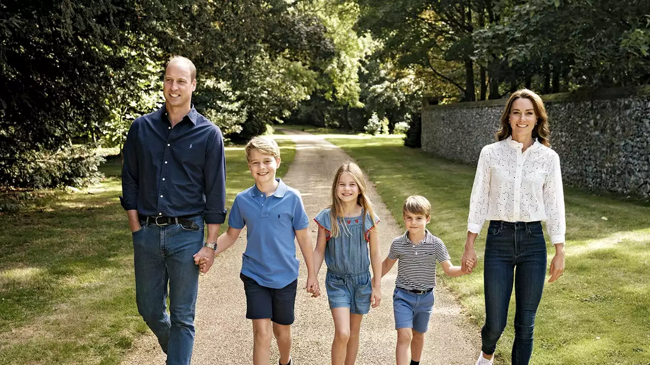 Découvrez l'adorable carte de voeux familiale du prince William et de Kate, avec George, Charlotte et Louis