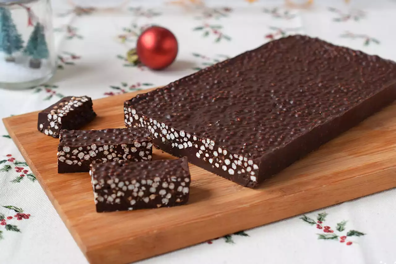 Turrón de chocolate crujiente saludable: receta muy fácil sin azúcar añadido, sin gluten y sin lactosa