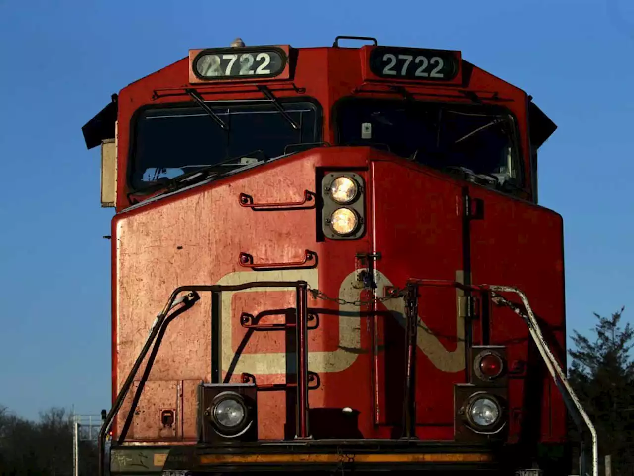 Crew's failure to follow instructions led to train engine flames, grass fire: federal report