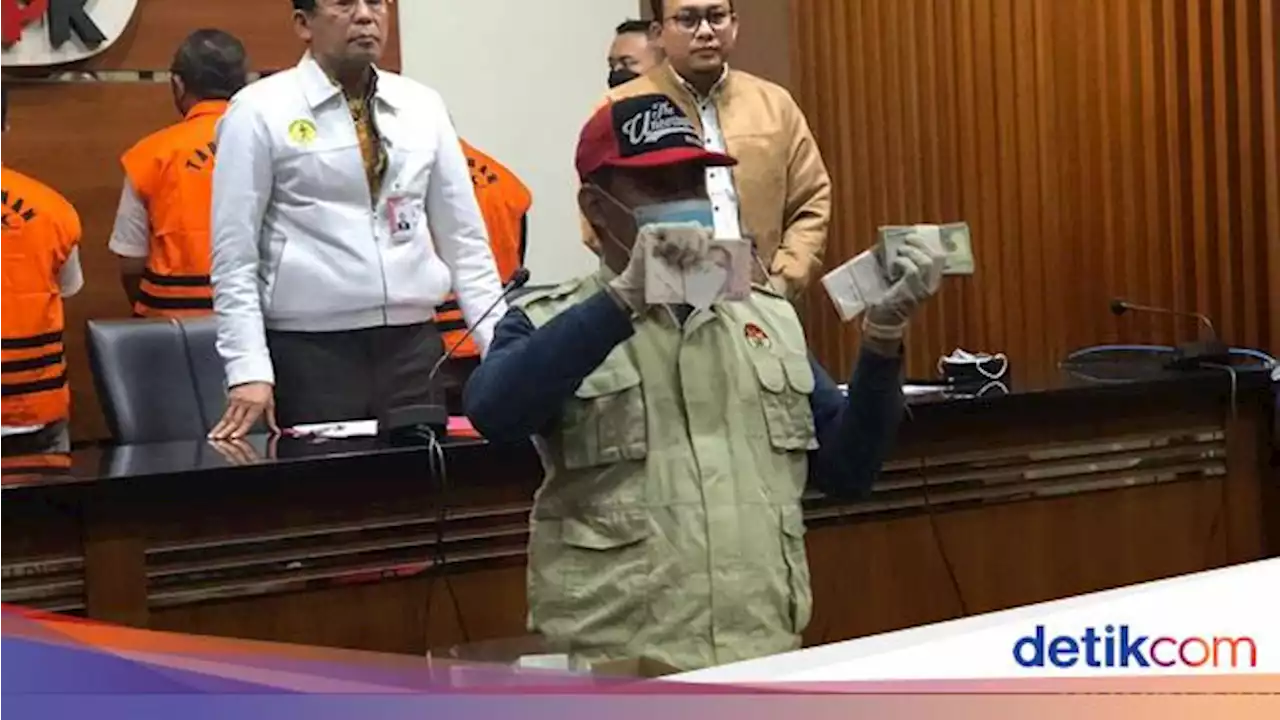 KPK Sita Duit Tunai Senilai Rp 1 M saat OTT Waka DPRD Jatim Sahat Tua