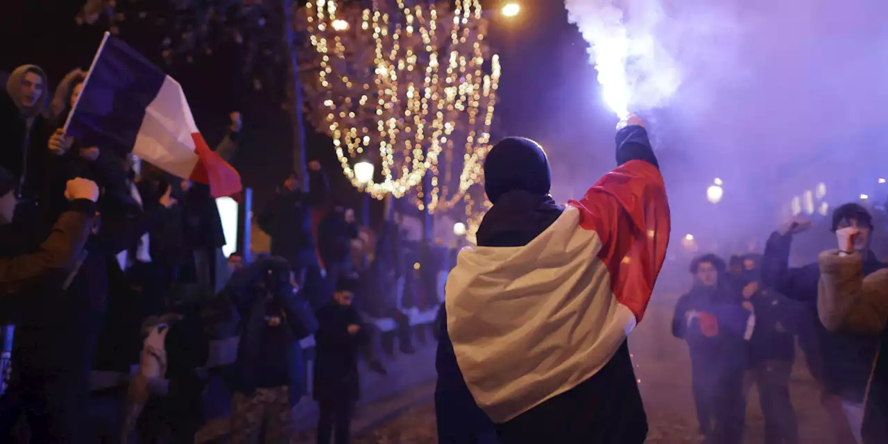 Coupe du monde 2022 : liesse sur les Champs-Elysées après la victoire des Bleus