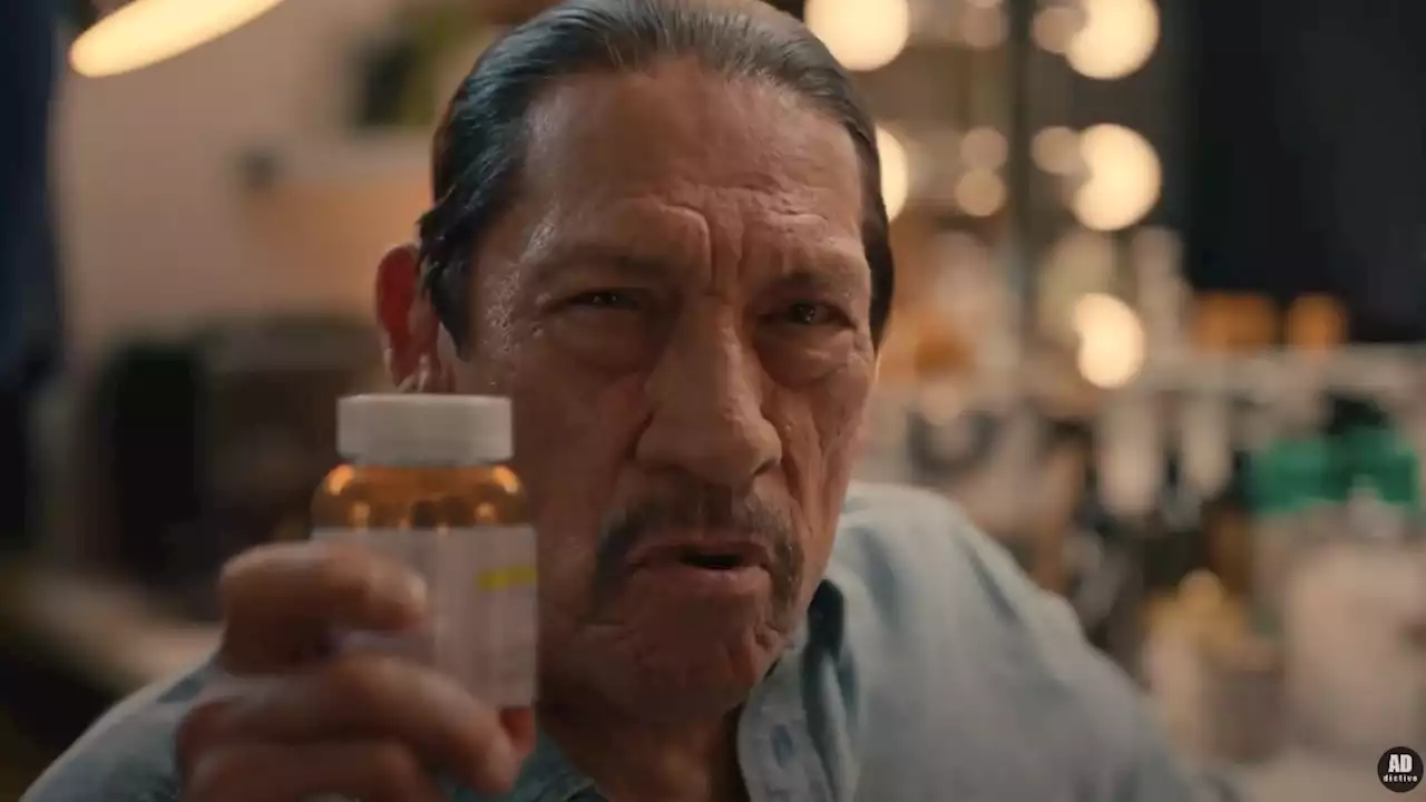 Kampagne von The Artery: So actiongeladen weist Danny Trejo auf die Gefahren von gefälschten Medikamenten hin