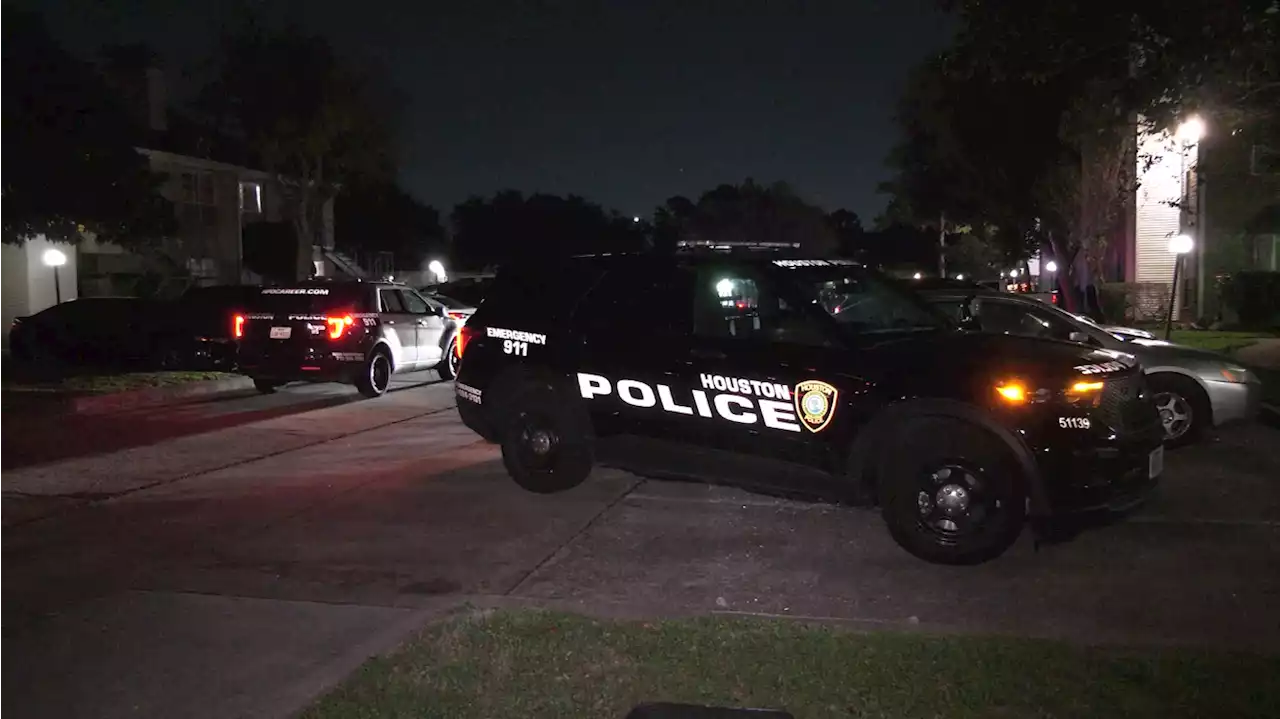 Man, woman dead in apparent murder-suicide in west Houston