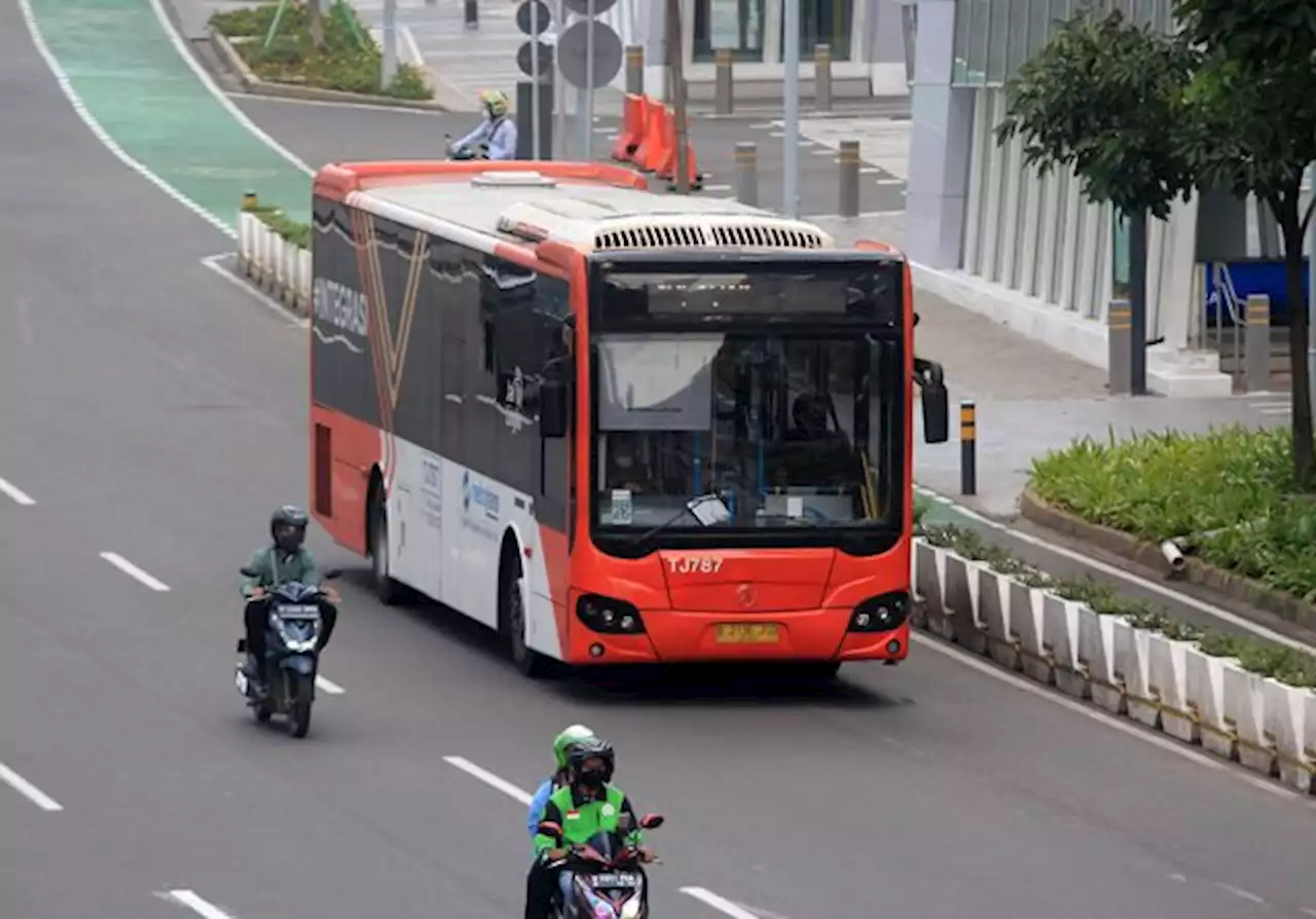 Transjakarta Bantah Busnya Mangkrak