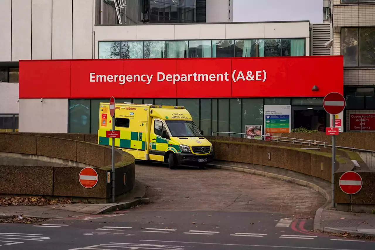 Après les ambulanciers, les cheminots et les postiers, grève historique des infirmières britanniques