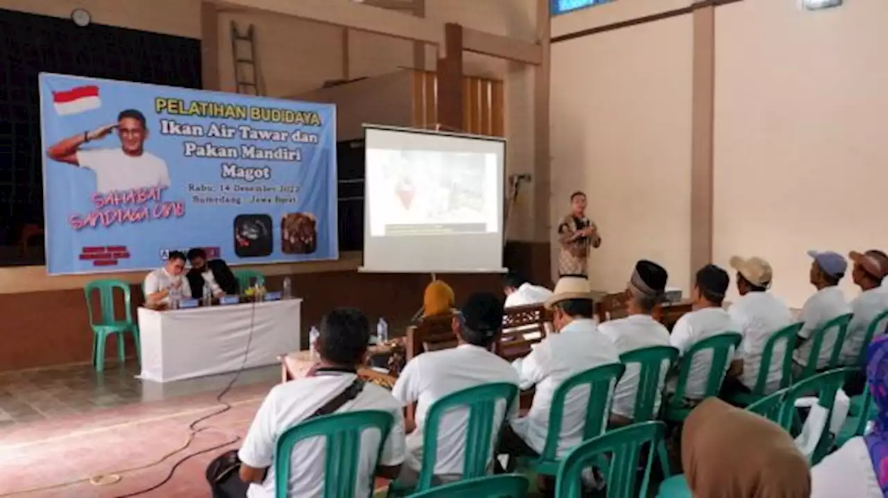 Sahabat Sandiaga Uno Latih Masyarakat Sumedang Budidaya Ikan dan Pakan Mandiri